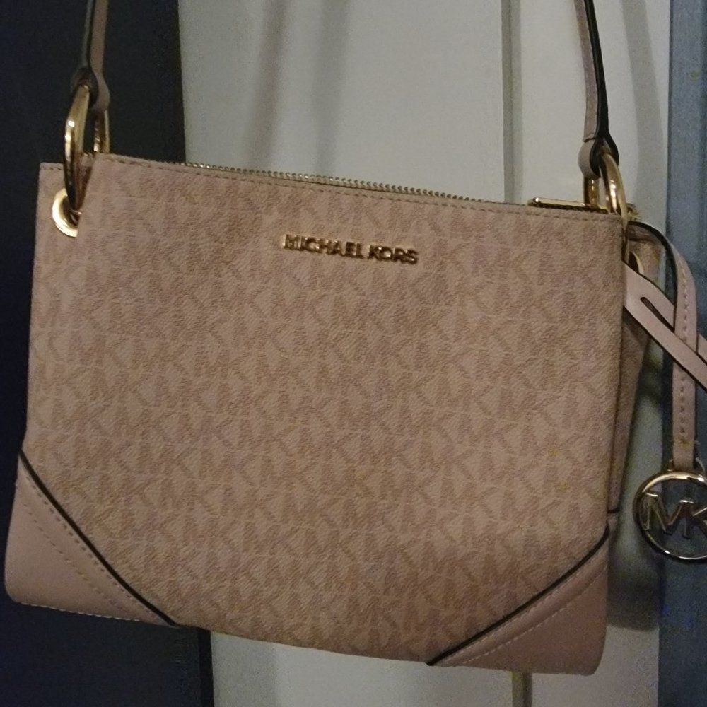 Michael Kors crossbody purse
